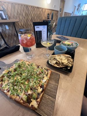 Bbq chicken flat bread and beef dip   at Down 2 Earth in Langley