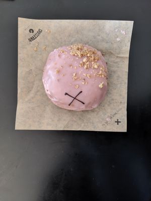 Strawberry and English sparkling rosé at Crosstown Doughnuts - Canary Wharf in East London