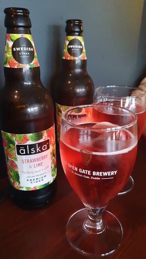 Älska strawberry and lime ciders at Greens & Co in Galway