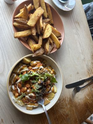 Spicy Bowl and Cajun Chips   at Greens & Co in Galway