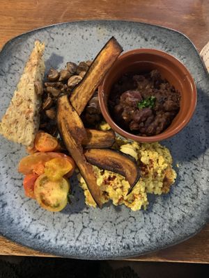 The vegan fry with homemade beans and aubergine “bacon”! So yummy  at Greens & Co in Galway