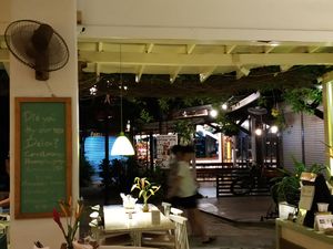 Tables at Lemoni Cafe in Boracay