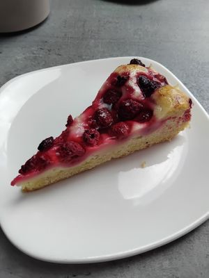 Himbeerkuchen at Junge Die Bäckerei - Travemünde Vorderreihe in Luebeck