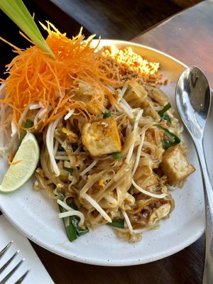 Tofu pad Thai  at Sun and Moon in San Francisco