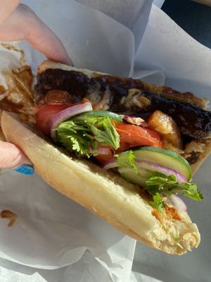 I just discovered this place thru HappyCow app. I had Aloha no rib sandwich. Very tasty, bread was warm, loved cilantro and pineapple. Amazing ! at NoButcher in Las Vegas