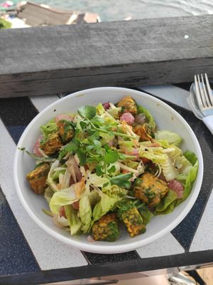 Tempeh Salat, sehr gut!! at Single Fin in Pecatu