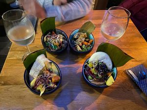 Nummer 2,4,10 und 20 auf der Speisekarte. Sehr schön angerichtet  at Vegan House - Alaunstraße in Dresden