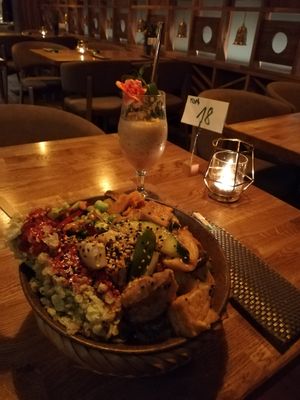 Vegan Bowl and Chia Smoothie at Vegan House - Alaunstraße in Dresden