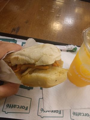 Sanduíche vegano de ratatouille, ótima opção de lanche at Forcaffe in Porto Alegre