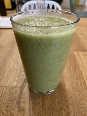 green smoothie at Élelem Etterem in Budapest