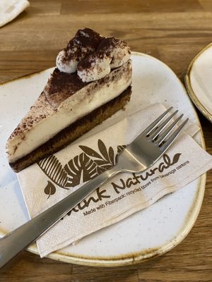 Cake #Veganuary at Élelem Etterem in Budapest