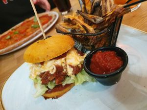 Jackfruit burger and baked sweet potato at Élelem Etterem in Budapest