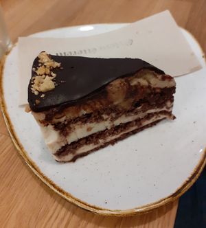Snickers cake at Élelem Etterem in Budapest