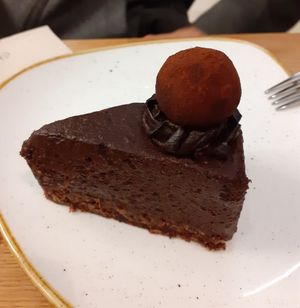 Truffle cake - not so good at Élelem Etterem in Budapest