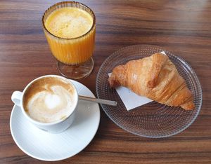 Freshly made orange juice (€ 3.50) at Pasticceria Toletta in Venice