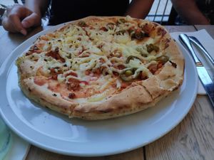 Vegan pizza at Don Pepe in Budapest