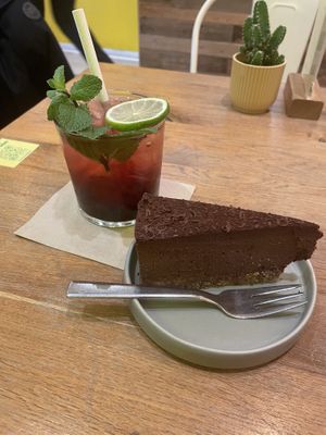 Homemade Refresher & Chocolate Mousse Cake  at Sunny Side Up - Westend in Frankfurt