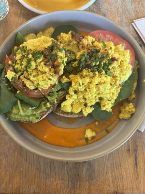 Sunny Chilli Cheese Eggs (vegan with tofu scramble and avocado)  at Sunny Side Up - Westend in Frankfurt