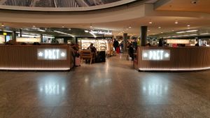 Seating at ZRH - Pret A Manger in Kloten