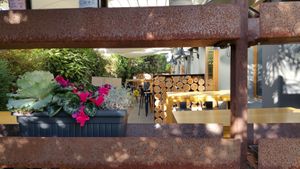 Outdoor seating at Meat's in Kloten