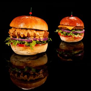 Queen and mad rooster  at Gegen in Los Angeles