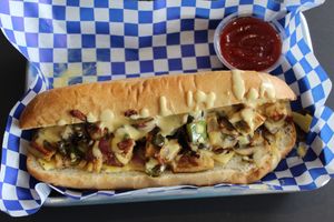 grill huhn at Gegen in Los Angeles