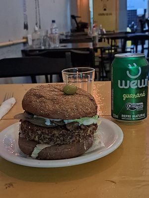 Super Mario burger. Cogumelos (claro, né!) e cebola caramelizada at Animalia Vegan e Bar in Sao Paulo