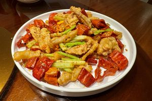 Mushrooms with celery and mild chili  #Veganuary at DàFāng SùShí Guǎn in Xiamen