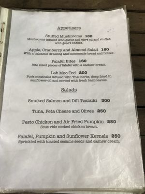 Menú at Noina's Mystic Mountain Restaurant & Bungalows in Koh Samet