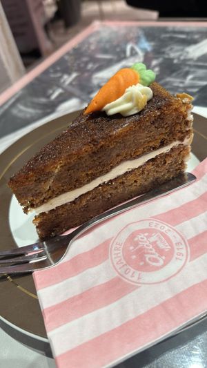 Solo/Only carrot cake  at Aida in Vienna