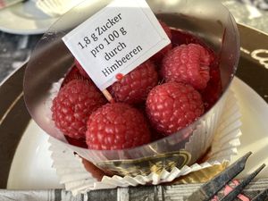 vegan raspberry at Aida in Vienna