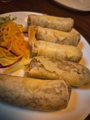 Thay spring rolls at Ousaporn in Black River