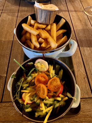 Side dishes (with vegan mayo)  at Pier 7 in Vlissingen