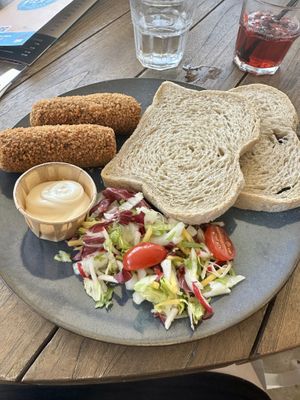 Vegan kroketten on bread  at Pier 7 in Vlissingen