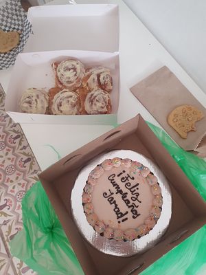 Vegan cake cookie and cinnamon rolls 😍😍 at Yvitta in Merida