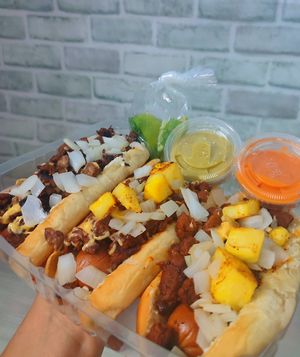 Hotdogs con pastor. at Yvitta in Merida