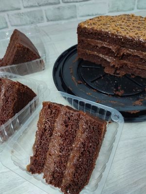 Rebanadas de pastel fudge con caramelo, de venta algunos fines de semana. at Yvitta in Merida