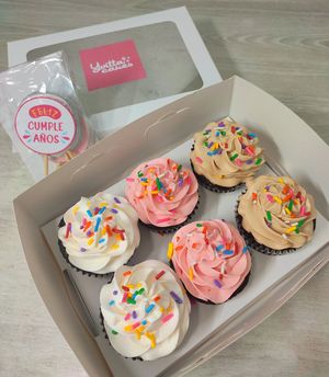 Cupcakes veganos con cakes Toppers at Yvitta in Merida