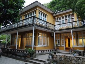 Restaurant building at MiàoXiāng SùShí 妙香素食 in Fuzhou