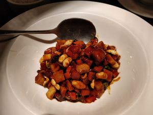 Try this, it's awesome at MiàoXiāng SùShí 妙香素食 in Fuzhou