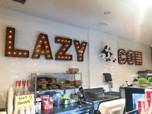 Signage  at Lazy Cow in Hollywood