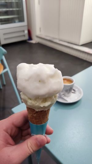  at Gelatopia in Porto