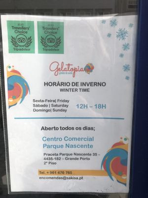 Winter hours   at Gelatopia in Porto