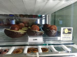 Avocado desserts at Gelatopia in Porto
