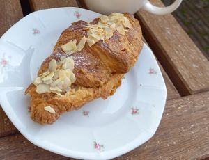 Croissant to go 💛 at Mica Coffeebar in Haarlem