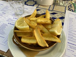 Patatine con limone & pepe  at Pizzeria Donna Stella in Amalfi