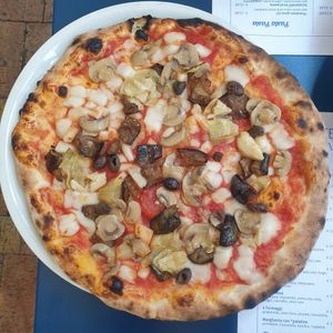 Capresi pizza with melanzane instead of ham at Pizzeria Donna Stella in Amalfi