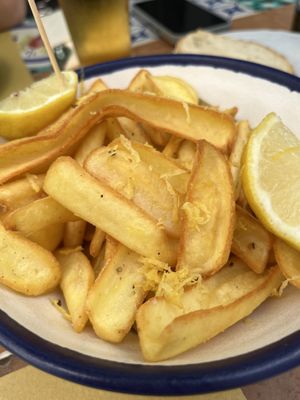 Lemon chips  at Pizzeria Donna Stella in Amalfi