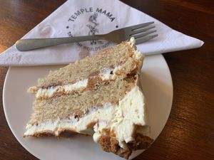 Biscoff cake at Temple Mama in Cirencester