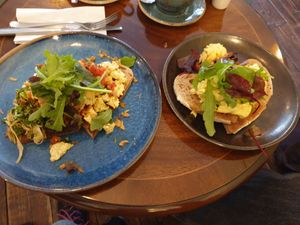 Temple breakfast and scrambled egg on toast at Temple Mama in Cirencester